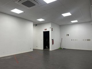 Local comercial en alquiler en Montigalà -Sant Crist en Badalona