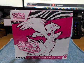 Pokémon Caja Entrenador Élite Llama Blanca