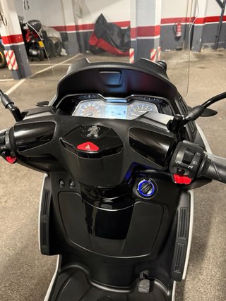 Peugeot Metropolis 400 Blanca