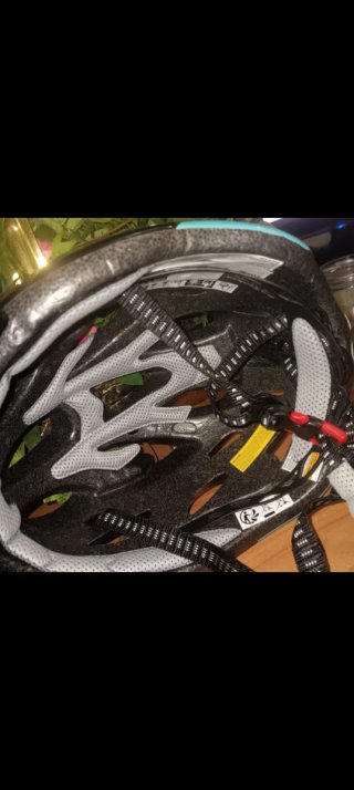 Casco de bicicleta con visera solar