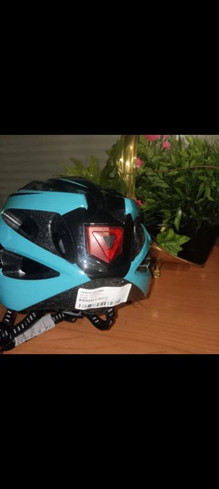 Casco de bicicleta con visera solar