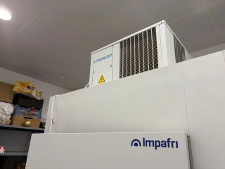 Equipos de frío y estanterias para supermercado