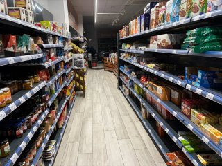 Equipos de frío y estanterias para supermercado