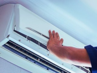 Instalación aire acondicionado  Técnico cualificad