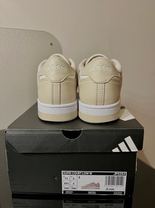 Adidas Rapid Court Low Beige/Blanco