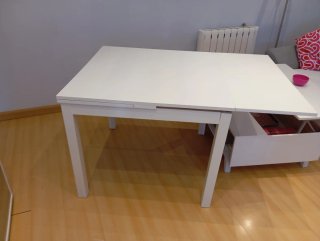 Mesa extensible blanca de madera Ikea
