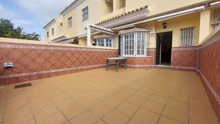 Casa adosada en venta en Santuario - La Laguna en Chipiona