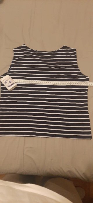 Top de rayas azul y blanco
