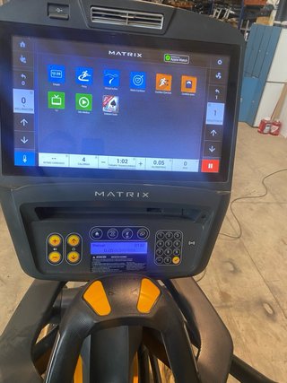 Elíptica Matrix Profesional