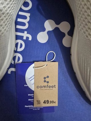 Zapatillas Beige y Plata 39