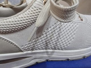 Zapatillas Beige y Plata 39