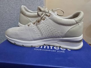 Zapatillas Beige y Plata 39