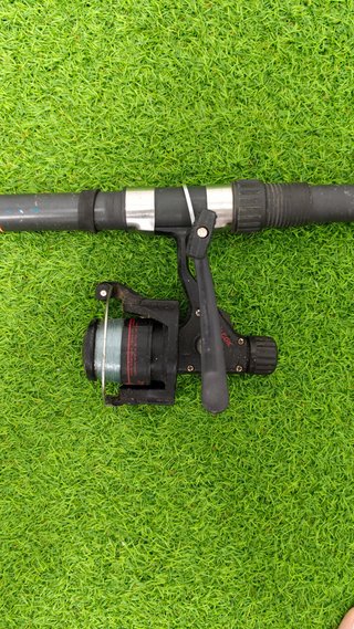 2 cañas de pesca + 2 carretes + kit de pesca