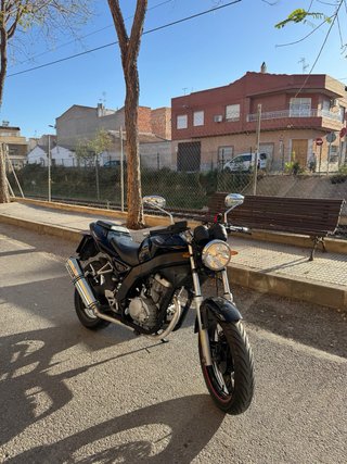 DAELIM ROADWIN 125 Negra