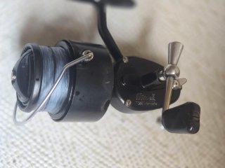 Carrete de pesca Mitchell 330 automático.