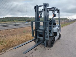 Carretilla elevadora Nissan gasolina