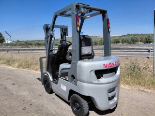 Carretilla elevadora Nissan gasolina