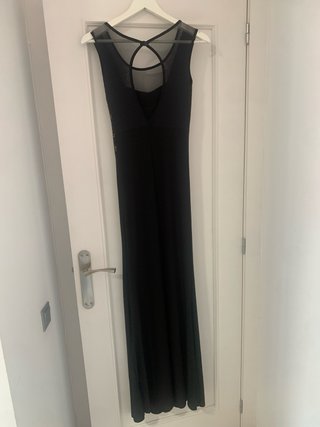 Vestido largo negro con detalles dorados