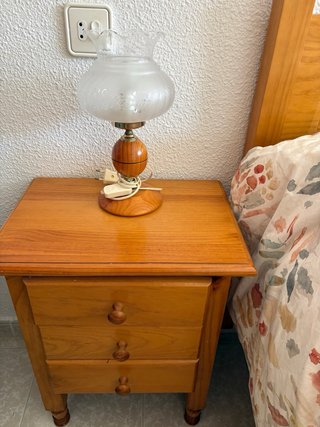 Cabecero cama 135 y 2 mesillas madera pino