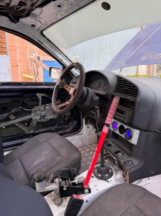 BMW  323i coupe e36