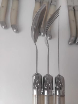 Cubertería Laguiole 6 pax