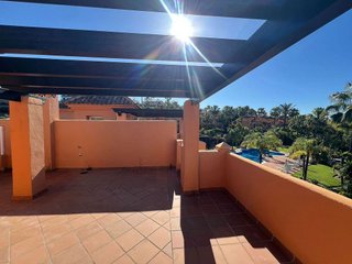 Casa pareada en alquiler en Benahavís