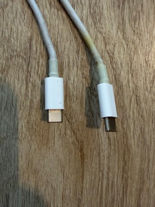 Cargador/Adaptador Apple y Cable USB-C Apple