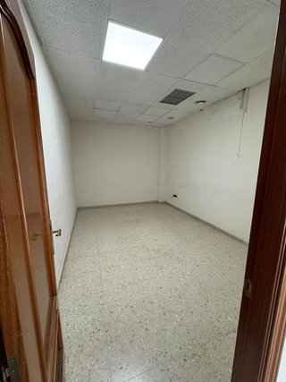 Local comercial en alquiler en Cervantes en Granada