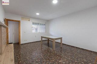 Casa adosada en venta en Maracena
