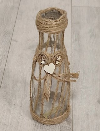Jarrón artesanal con corazones
