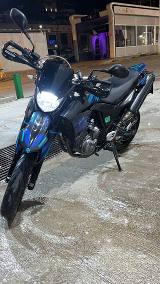Yamaha XT660 Enduro Negra y Azul
