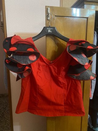 Blusa roja contrabandista lunares
