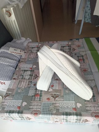 Zuecos Dian blancos talla 39