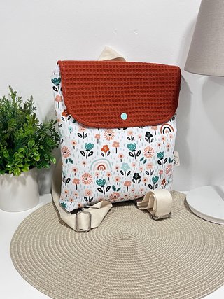 Mochila infantil flores y arcoíris