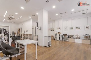 Local comercial en alquiler en Ensanche en Pamplona