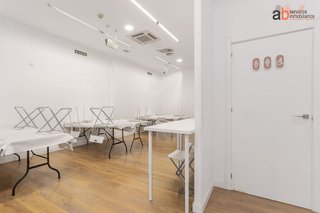 Local comercial en alquiler en Ensanche en Pamplona