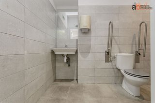 Local comercial en alquiler en Ensanche en Pamplona