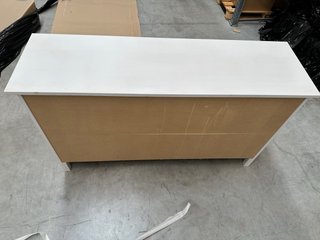 Aparador blanco de madera