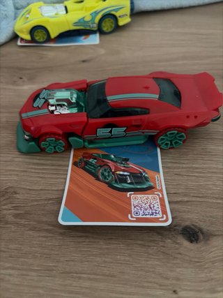 3 Coches Hot Wheels con Cartas