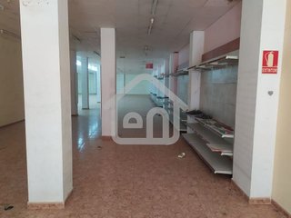 Local comercial en alquiler en Requena