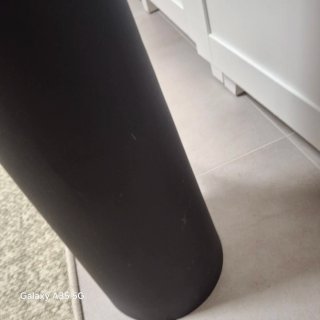 Lampada da terra beige e nera