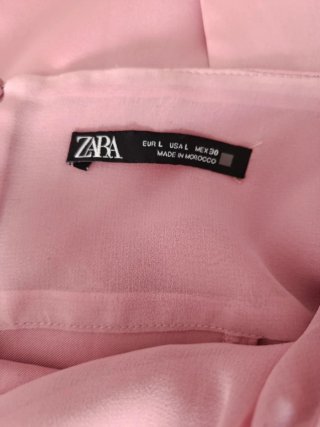 Mono de raso rosa