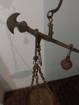 Bilancia stadera decorativa in ferro .