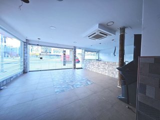 Local comercial en venta en Puerto Marina en Benalmádena