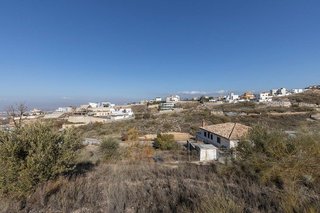 Terreno en venta en Zubia (La)