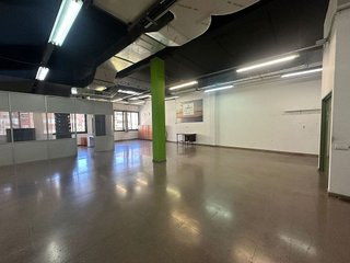 Local comercial en alquiler en El Gall en Esplugues de Llobregat
