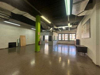 Local comercial en alquiler en El Gall en Esplugues de Llobregat