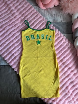 Vestido amarillo Brasil con estrella