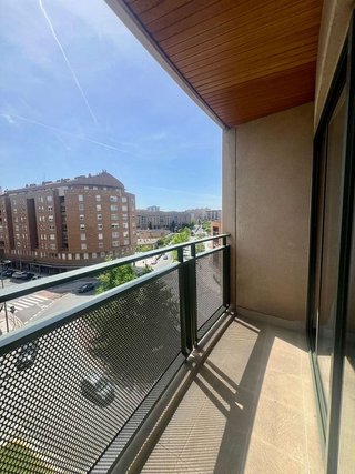 Piso en alquiler en Ermitagaña - Mendebaldea en Pamplona
