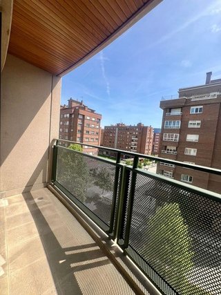 Piso en alquiler en Ermitagaña - Mendebaldea en Pamplona